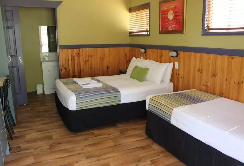 Hotelli Big4 Aussie Outback Oasis Holiday Park