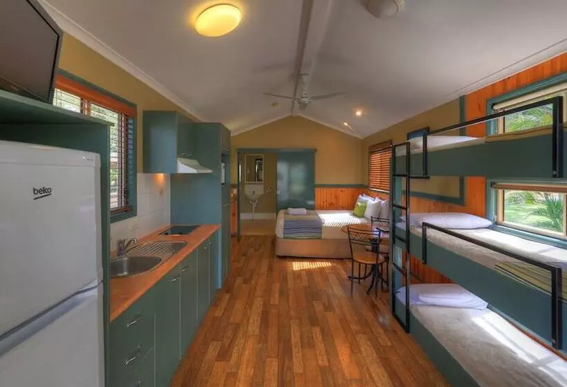 Hotelli Big4 Aussie Outback Oasis Holiday Park