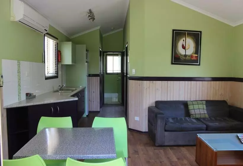 Hotelli Big4 Aussie Outback Oasis Holiday Park