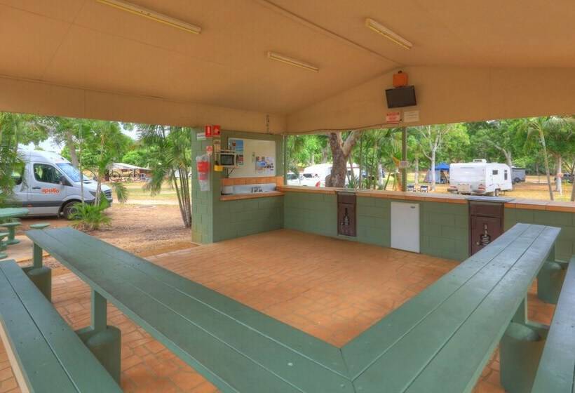 בית מלון כפרי Big4 Aussie Outback Oasis Holiday Park