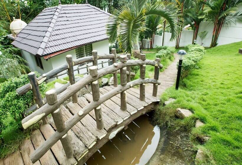 Hotelli Karapuzha Island Resort