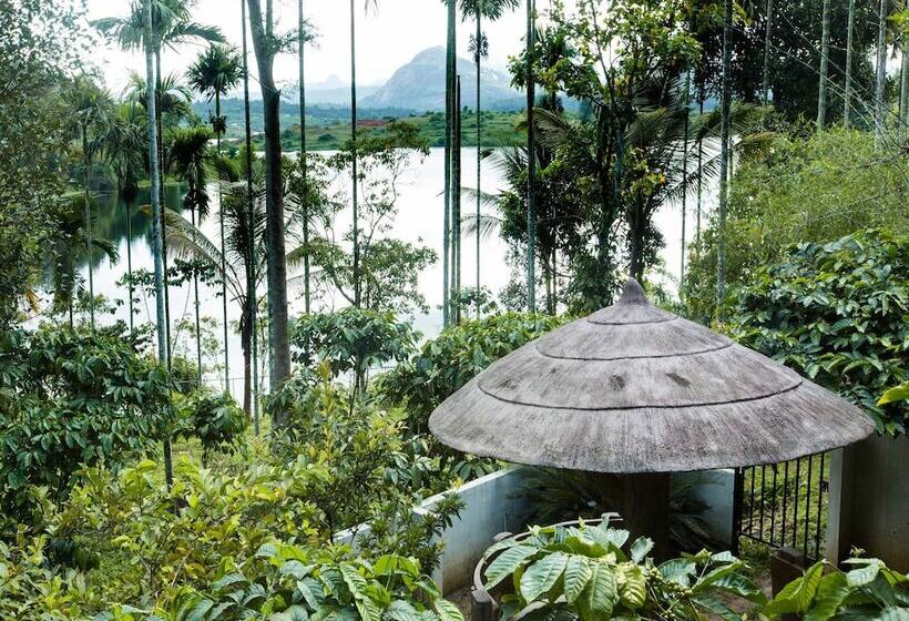 Hotelli Karapuzha Island Resort