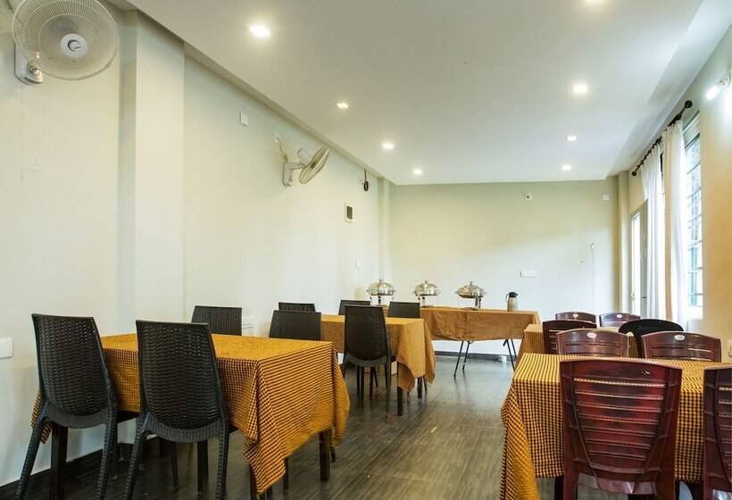 Hotelli Karapuzha Island Resort