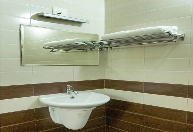 Hotelli Karapuzha Island Resort