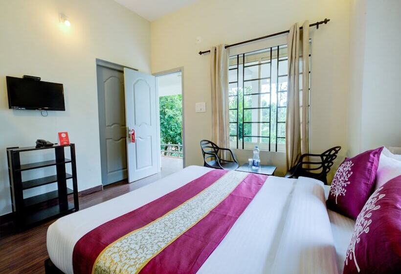 Hotelli Karapuzha Island Resort