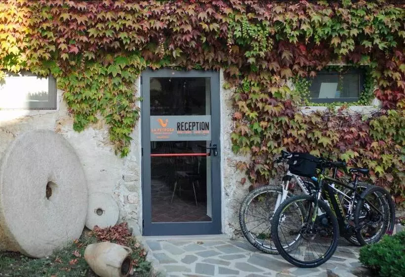 田舎風ホテル Agriturismo La Petrosa