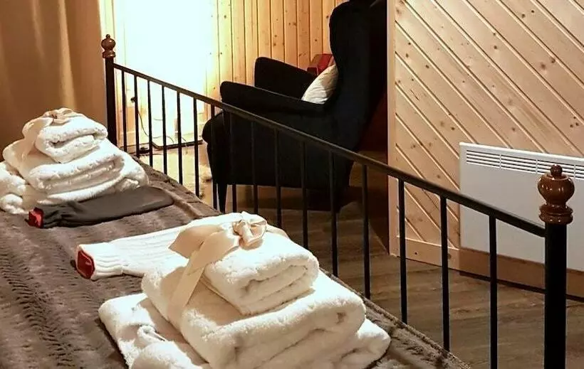 هتل روستایی Linden Tree Retreat & Ranch