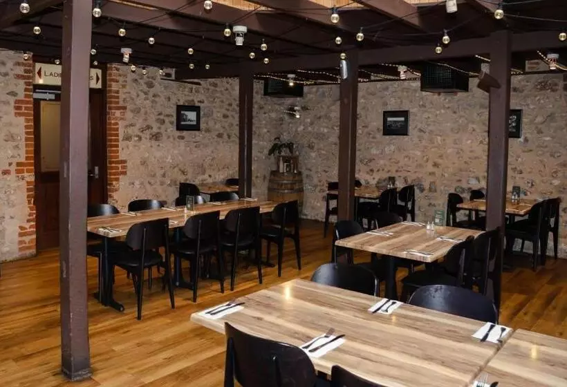 Victoria Hotel Strathalbyn