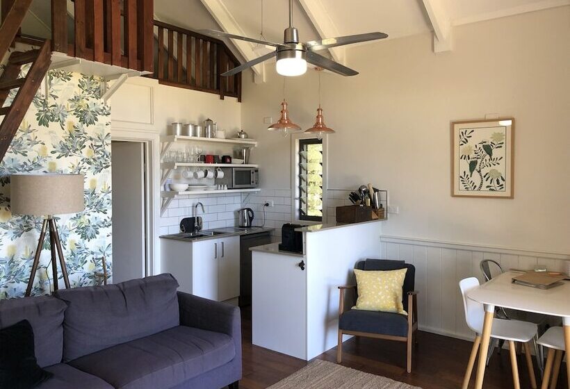 Mansfield On The Manning