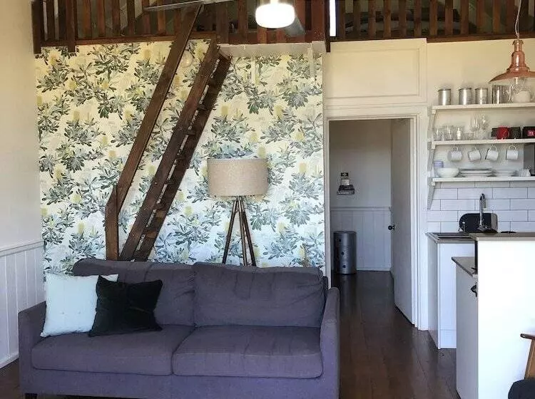 Mansfield On The Manning