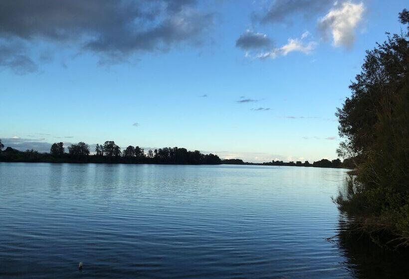 Mansfield On The Manning