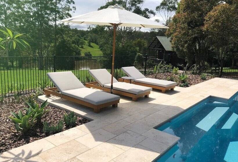 Mansfield On The Manning