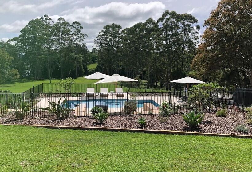 Mansfield On The Manning