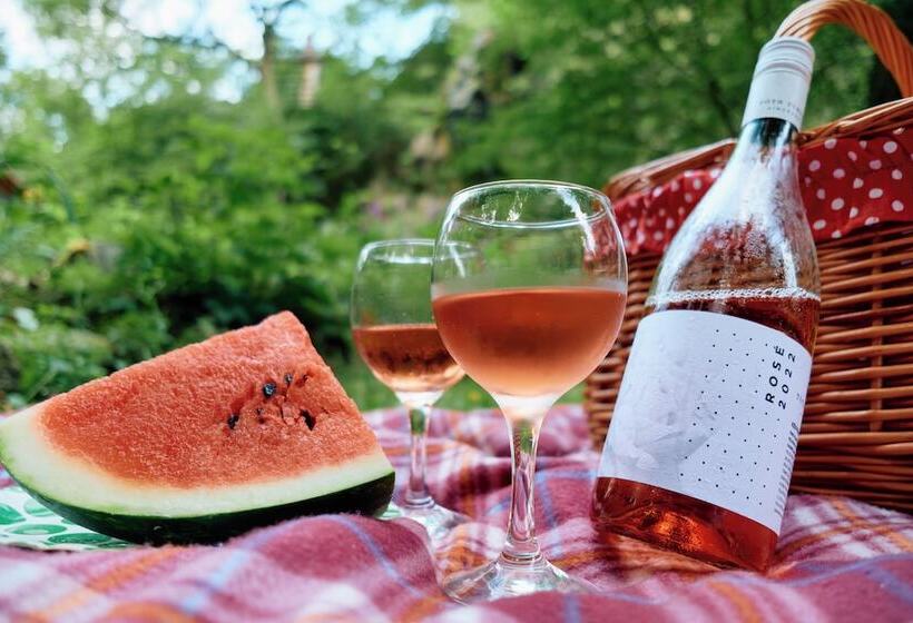 Oko Park Panzió Kemping és Rendezvényközpont