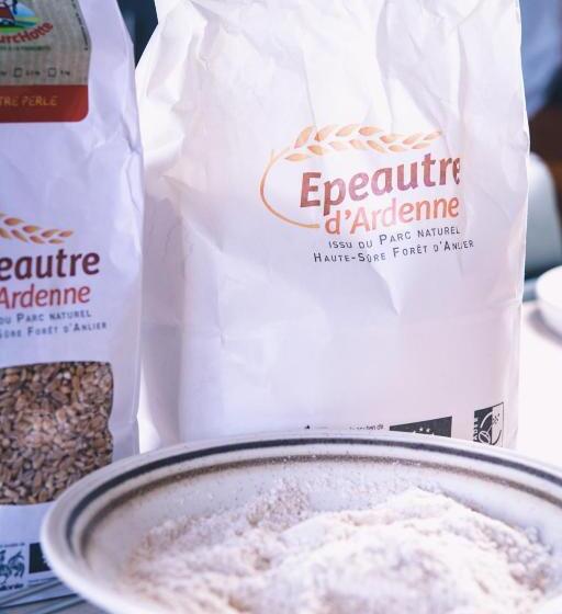 펜션 B&b Au Fil Des Saisons Sur La Wiels