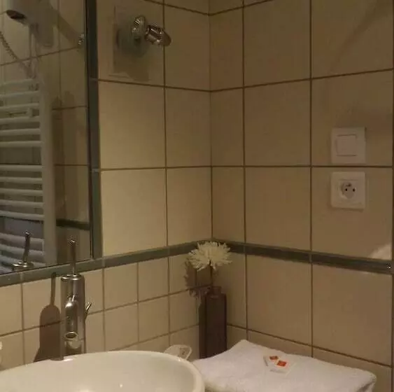 ペンション Chambre Et Table D’hôtes Le Fougal