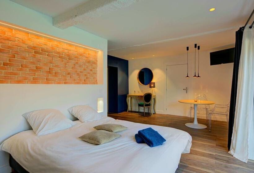 بنسيون Les Granges De Jules