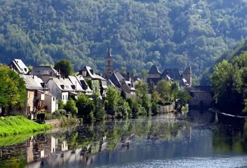 Quaint Cottage In Teillet With Valley View