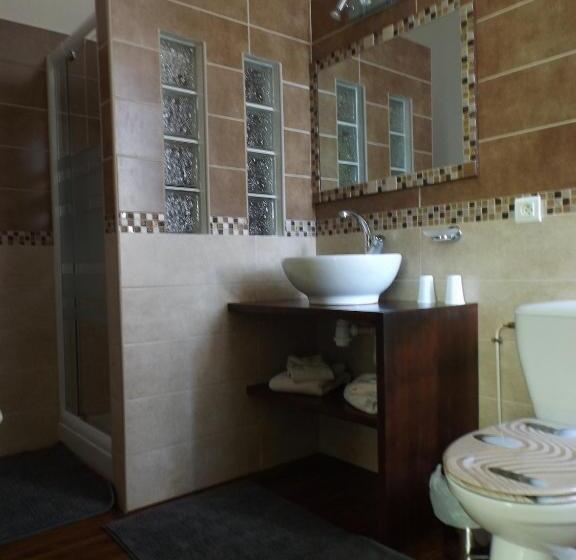 مبيت وإفطار Relais De L Alaric