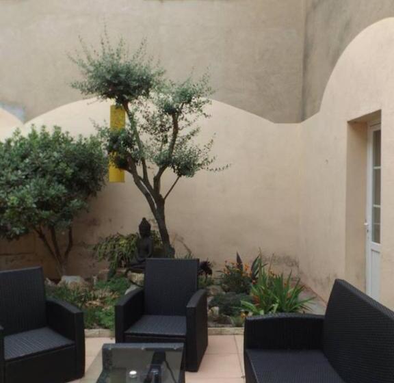 مبيت وإفطار Relais De L Alaric