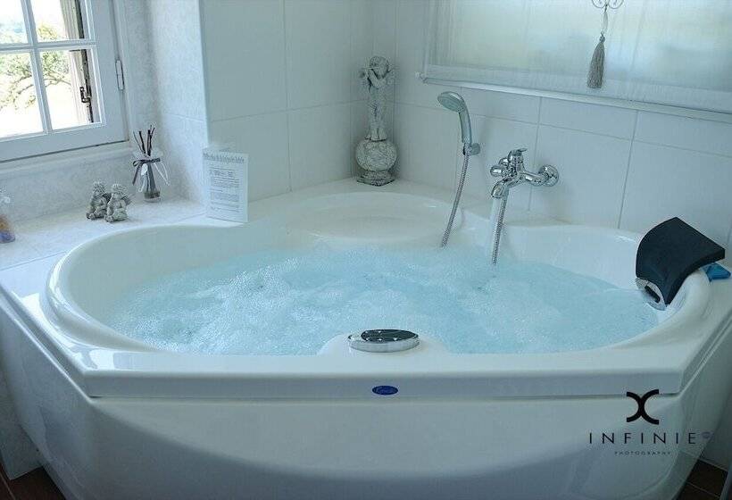 Bed and Breakfast Domaine Du Salabert