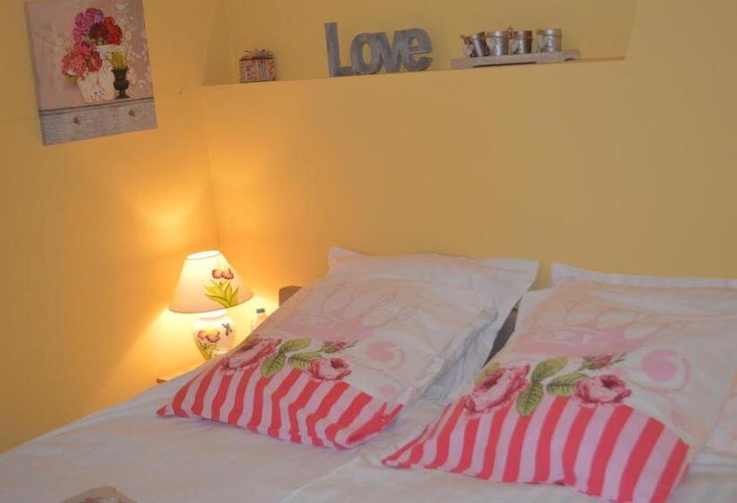 Bed and Breakfast La Gentilhommière Du Château De Ragnies