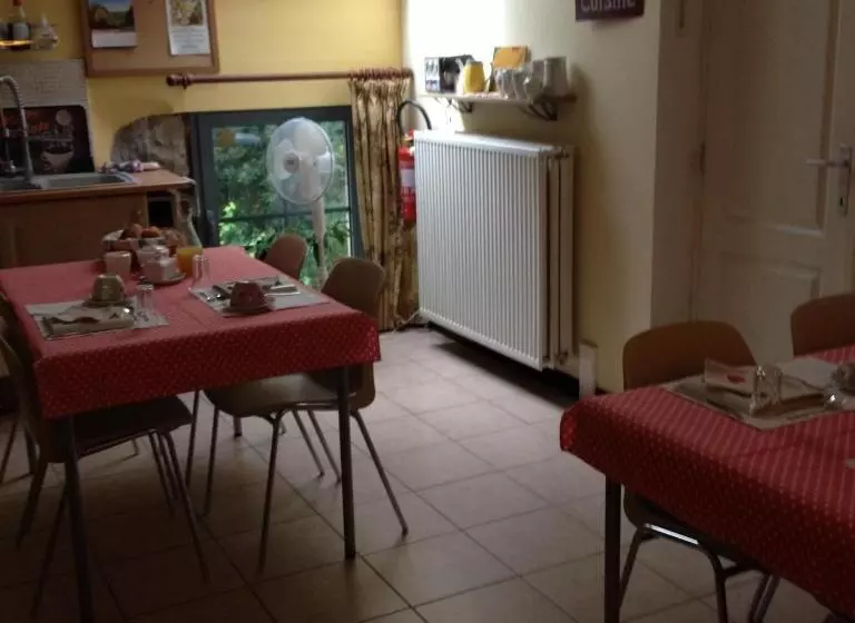 Aamiaismajoitus (B&B) La Gentilhommière Du Château De Ragnies