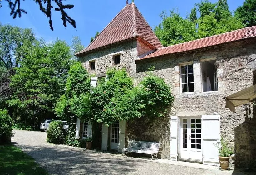Aamiaismajoitus (B&B) Le Moulin De Repassat