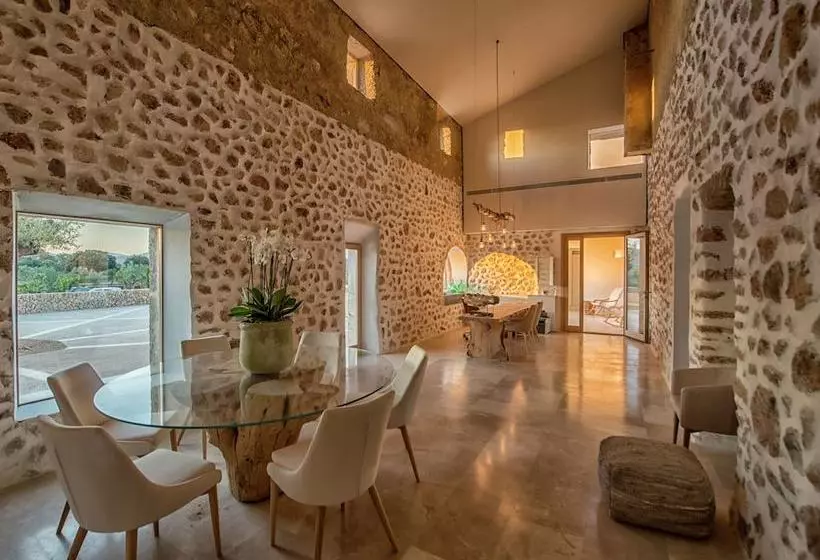 Mesmirizing Cottage In St Llorenç Des Cardassar With Swimming Pool