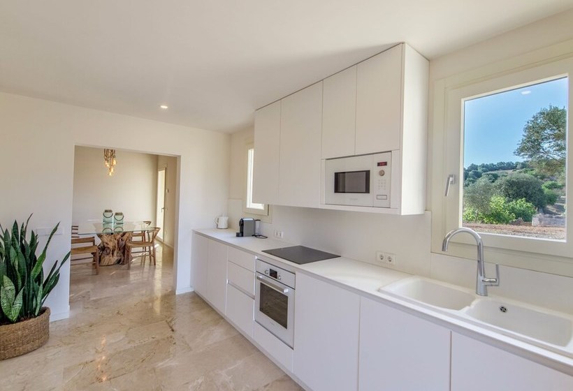 Mesmirizing Cottage In St Llorenç Des Cardassar With Swimming Pool