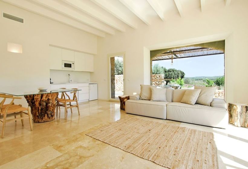 Mesmirizing Cottage In St Llorenç Des Cardassar With Swimming Pool