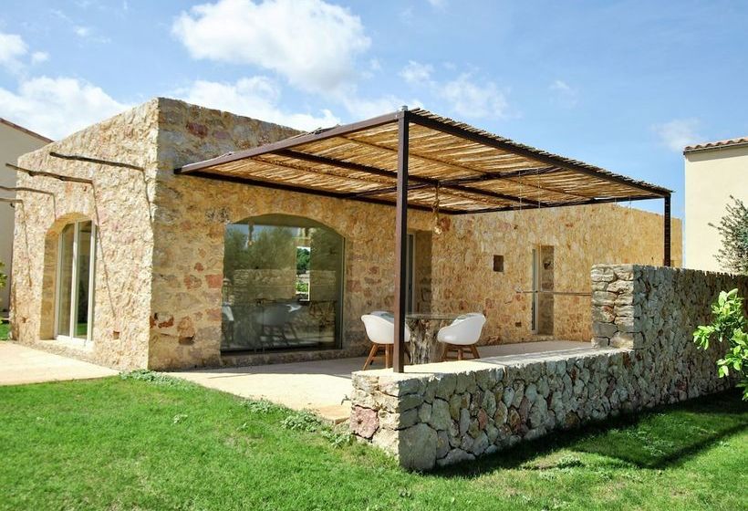 Mesmirizing Cottage In St Llorenç Des Cardassar With Swimming Pool