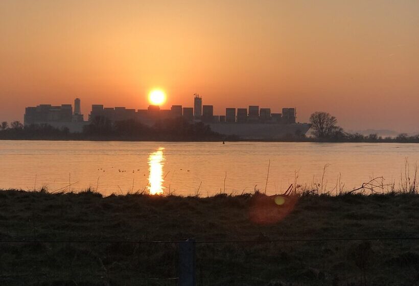 호텔 Apartment Panorama 2 Near Airport