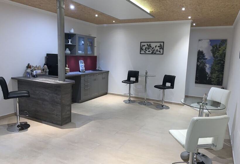 호텔 Apartment Panorama 2 Near Airport