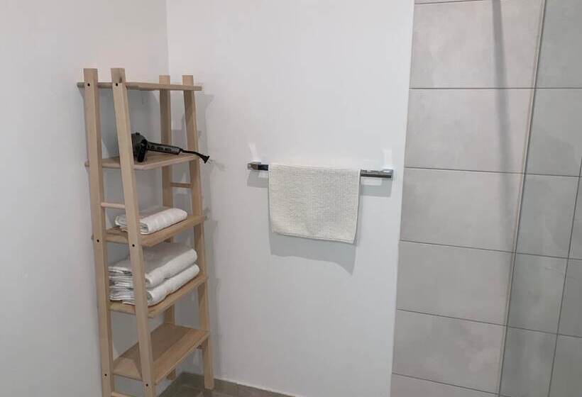 호텔 Apartment Panorama 2 Near Airport