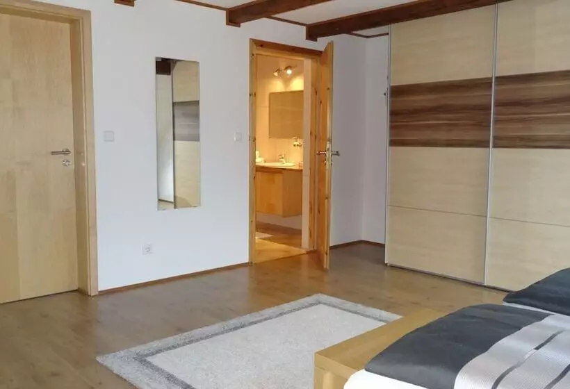 ホテル Apartment Panorama 2 Near Airport