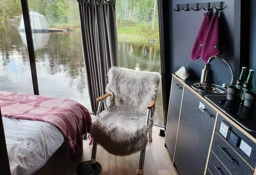 Hotelli Aurorahut, Overwater Hut