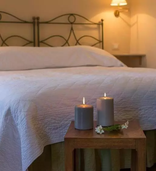 田舎風ホテル Marchesi Alfieri   Cantine E Ospitalità