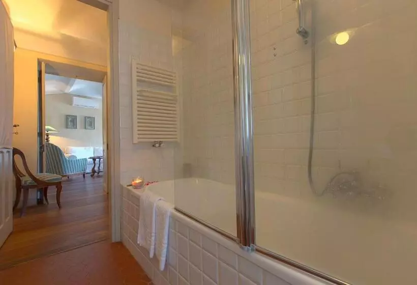 田舎風ホテル Marchesi Alfieri   Cantine E Ospitalità