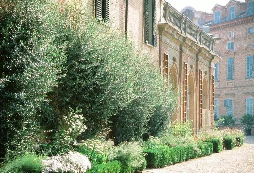 田舎風ホテル Marchesi Alfieri   Cantine E Ospitalità