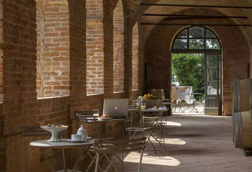 田舎風ホテル Marchesi Alfieri   Cantine E Ospitalità