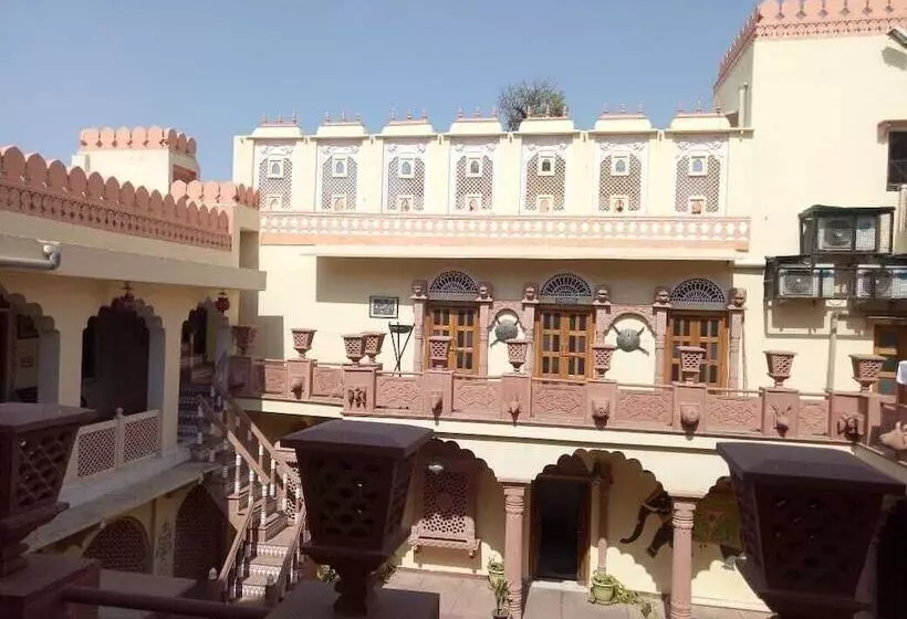 ホテル Suroth Mahal A Jaipur Riyasat