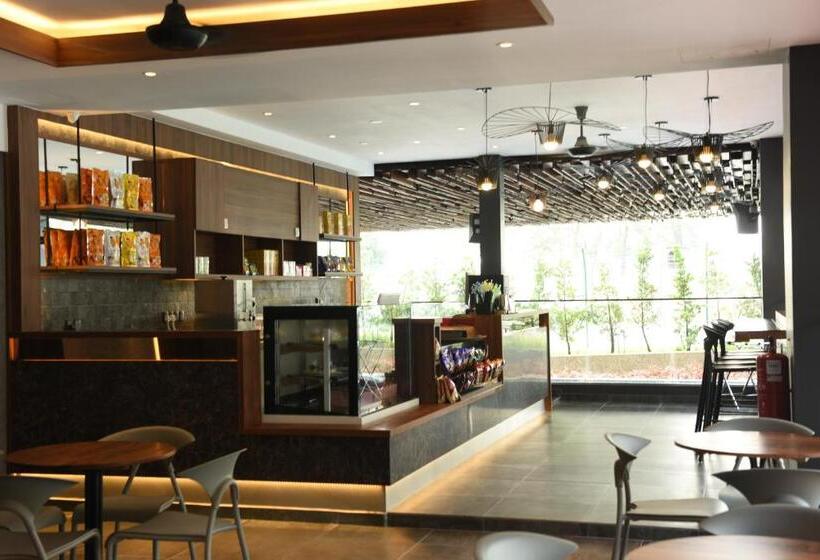 Vangohh Eminent Hotel & Spa