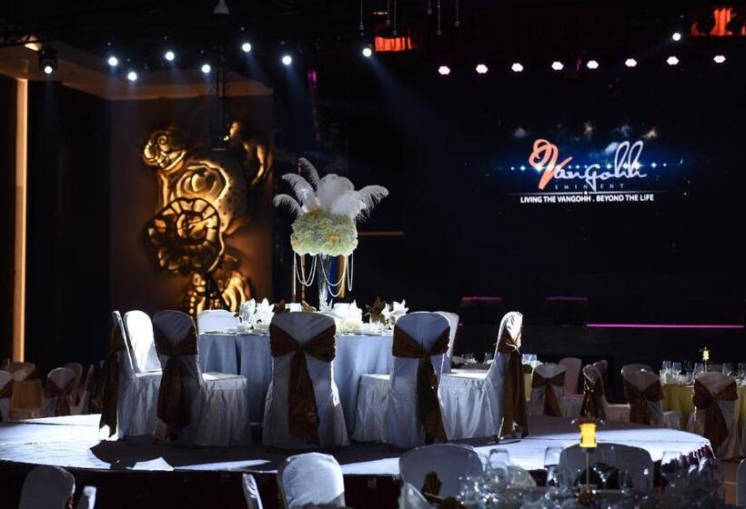 Vangohh Eminent Hotel & Spa