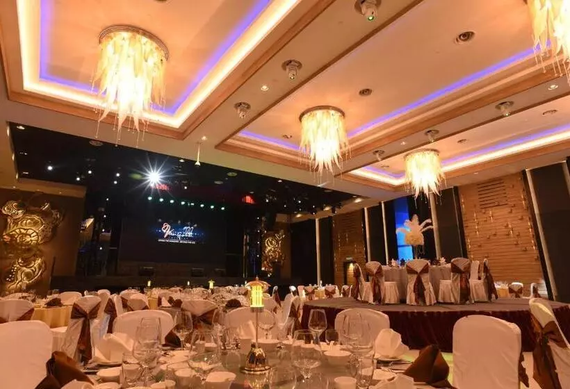 Vangohh Eminent Hotel & Spa