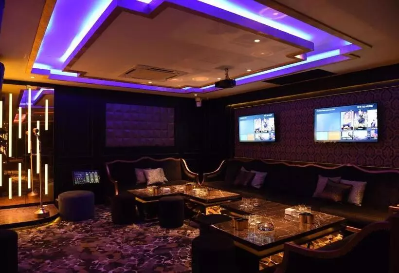 Vangohh Eminent Hotel & Spa