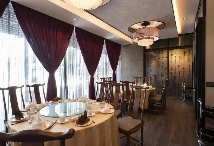 Vangohh Eminent Hotel & Spa