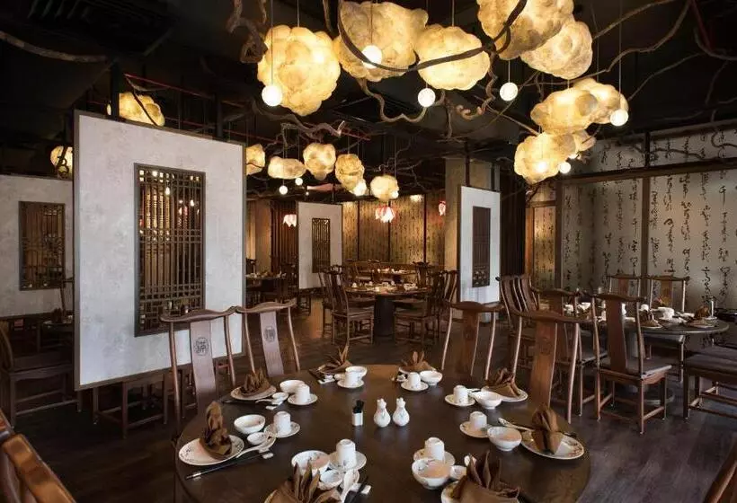 Vangohh Eminent Hotel & Spa