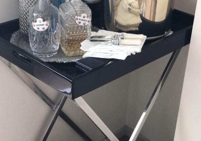 Отель Waterloo Quadrant