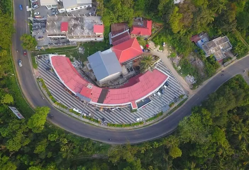 Hotelli Wayanad Royal Crown